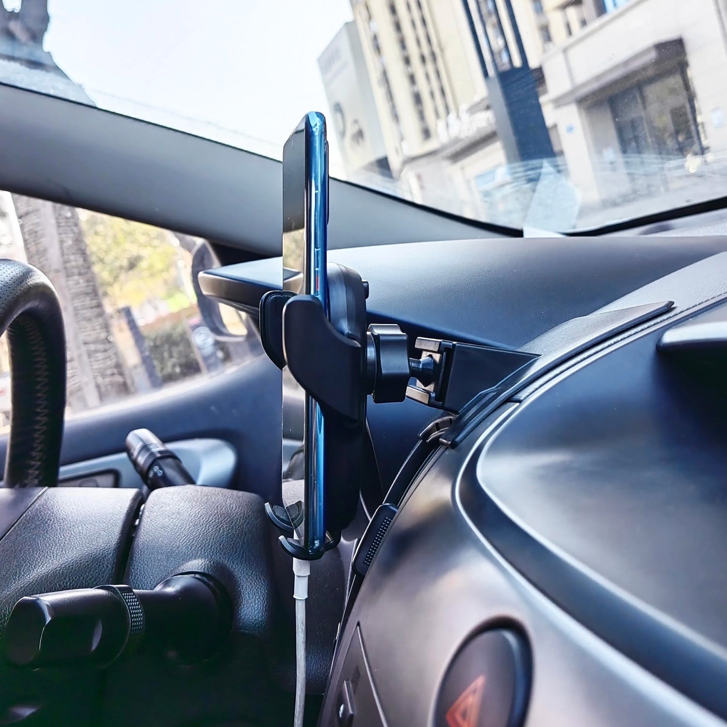 For KIA K5 2016 2017 2018 Magnetic Car Phone Holder 15W Wireless Charging Phone Stand MagSafe Base